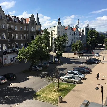 Gdansk-dmowskiego 6 * גדנסק